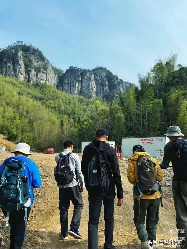藏于浙江5A景区内有一处“十里铁甲龙”,洞穴众多形态奇特