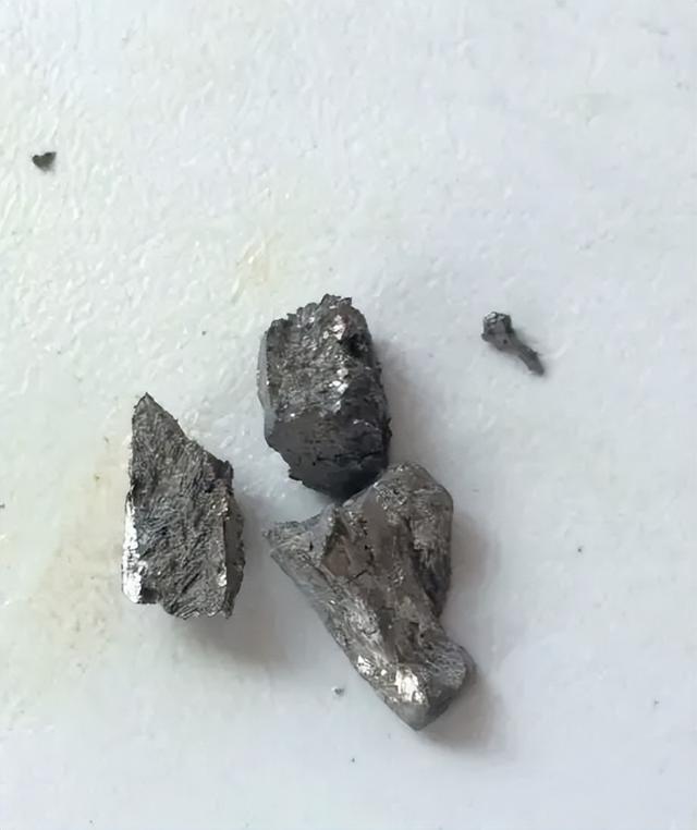 浅谈稀土元素钐，仅仅这一种被卡，就能废掉美军8成的战斗力？