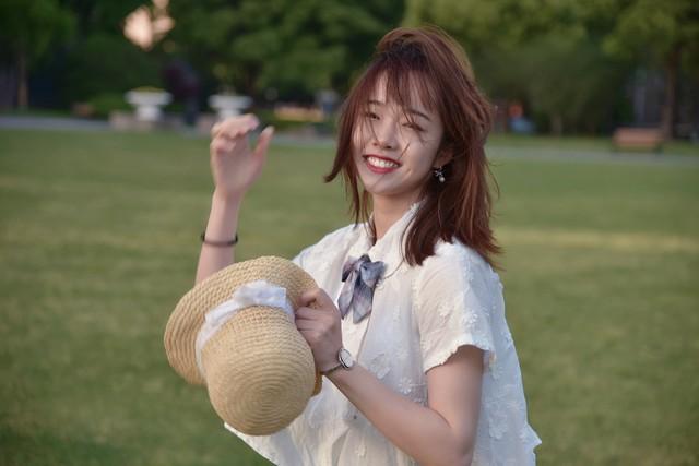 清晨的街角，总有一种温暖而熟悉味道，仿佛来自生活最细腻慰藉。