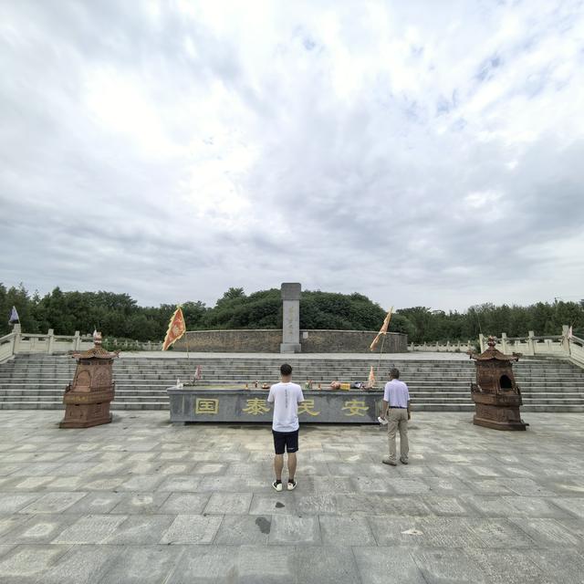 蔡氏始祖是上蔡县的蔡叔度，陵墓三千多年保持原样，实在难能可贵