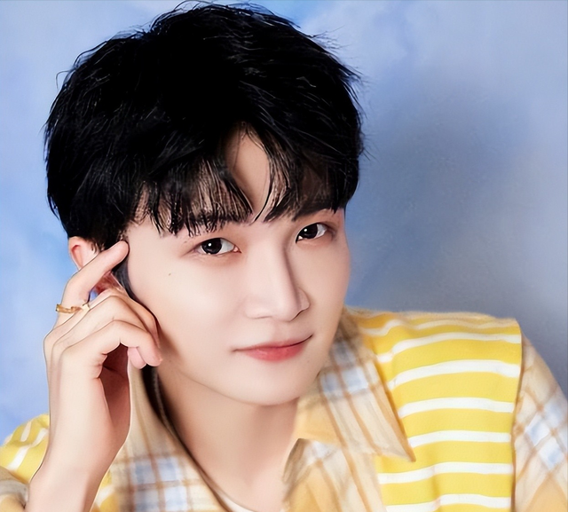 从“娘娘腔”到舞台宠儿，周深的逆袭之路：真实还是人设？