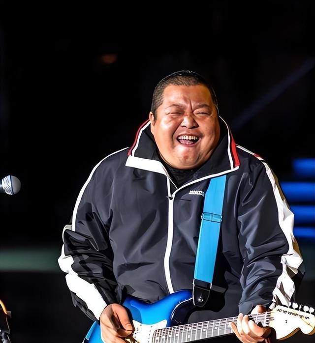 她连上5次春晚，私下却和恩师同居怀孕被骗流产，今57岁依然单身