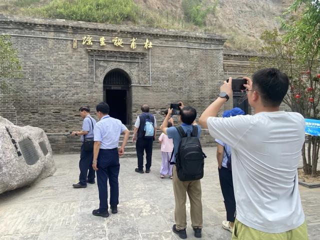 香港考察团走进巩义,共赏河洛风华,同溯诗圣文脉!