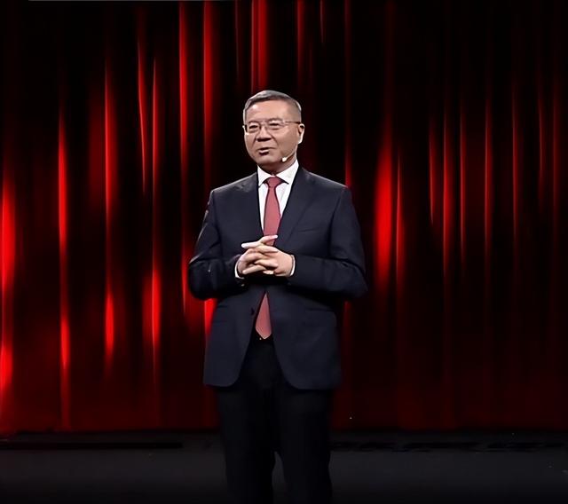 张维为：中美若开战，第二天全世界就会发现，美国不再是超级大国