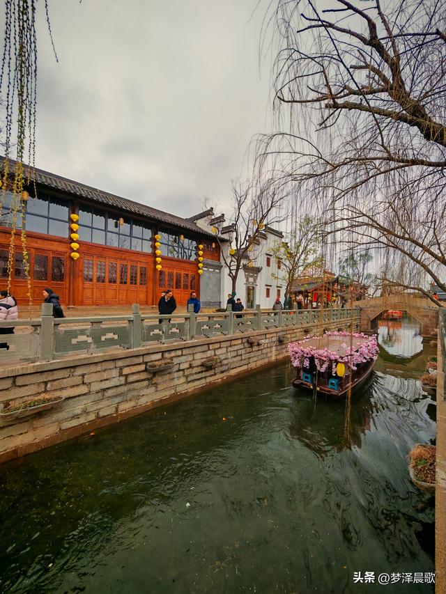 湖北祥云湾初春：垂柳展新颜 古建谱华章