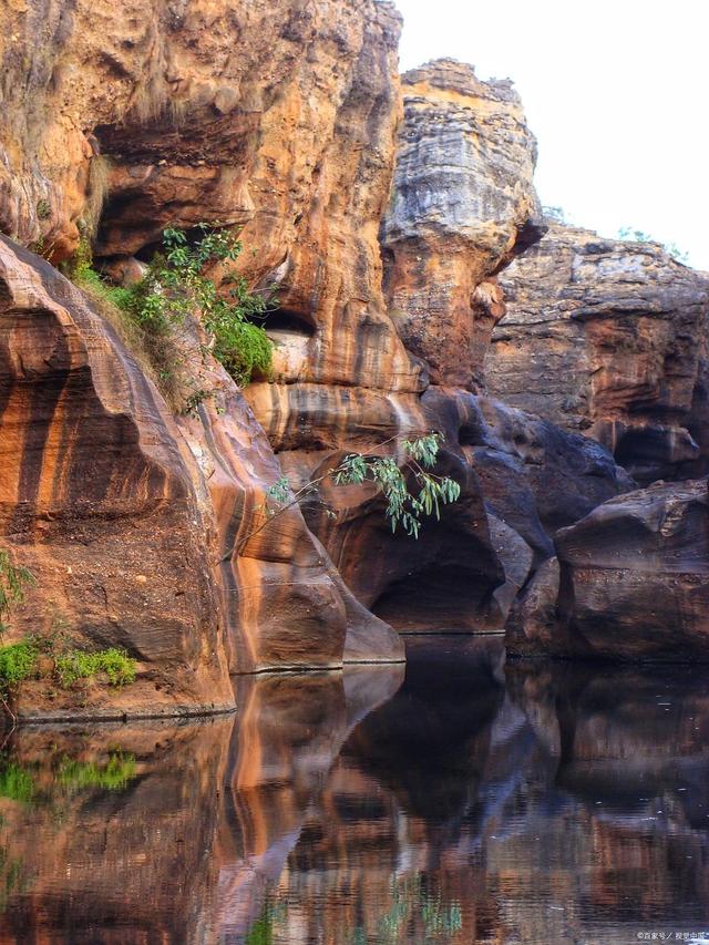 探秘山东诸城恐龙涧峡谷：1.5亿年地质奇观与恐龙化石宝库