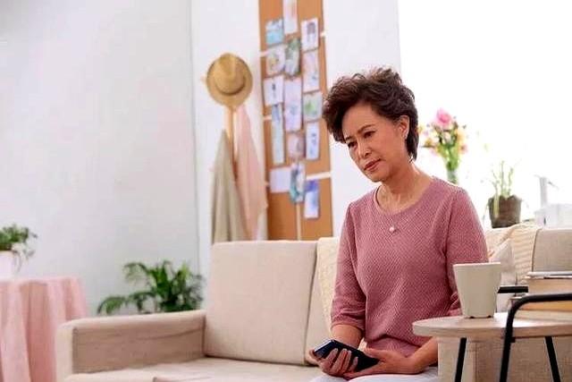 帮我卖房的妹子，卖了5次没卖掉，最后她说：房不卖了，我住进来