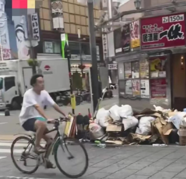美国人评论亚洲街道：日本干净，印度脏乱，而中国只用4个字形容