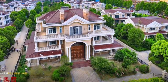 刘强东父母住哪里？京东开发的新新家园，直系亲属多在这住别墅