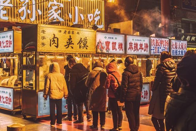 别再被网红攻略骗了！听听西安本地人的大实话，这样玩才地道。