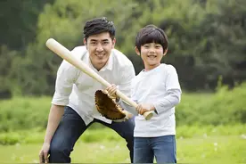 “爹”和“爸”有啥区别？将二字拆开，才明白为何古人称父亲为爹图片