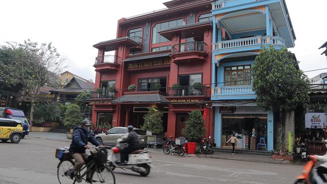 走进越南边境老街省，一桥之隔的中越城市差别有多大，对面是中国