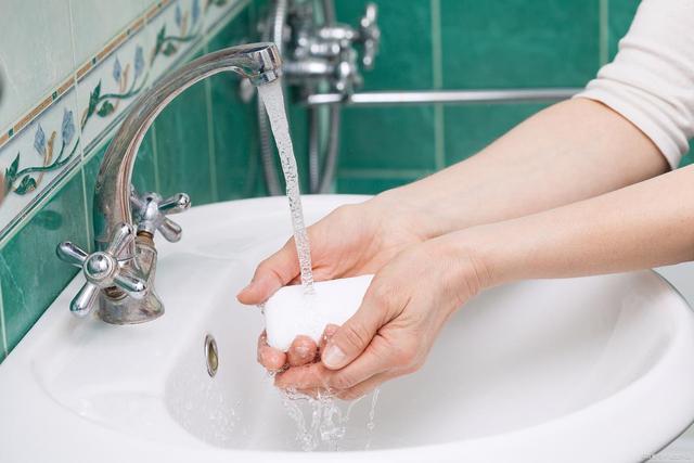 哈工大分析459名甲流患者，发现：患甲流的人，大多有6大恶习