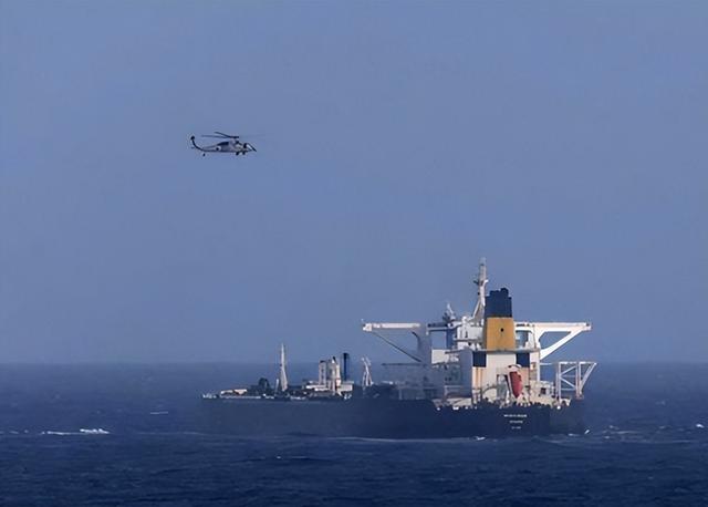 不到24小时，美国扣第3艘油轮，但碰上刺头，双方爆发海上追逐战