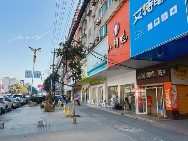 湖北这座“最年轻”的县级市，人口超百万，却至今不通火车？