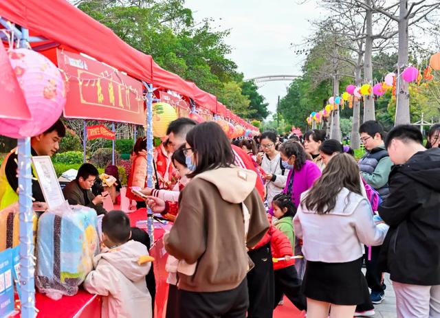花灯、演出、灯光秀……送地铁票、鸡腿！跨年夜就到园博苑来！