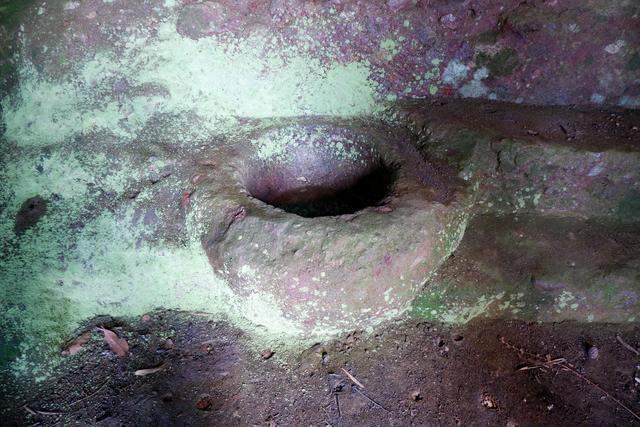 探秘三岩寺红军洞