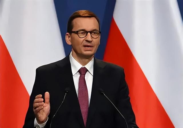 北极航道刚冰封，波兰故技重施中欧班列又停，再不开边境悔之晚矣