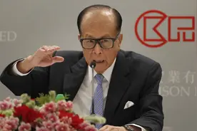 毛骨悚然！李嘉诚惨遭美军的报复，我们要小心了图片