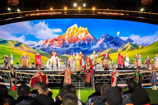 西藏山南：2025雅砻文化旅游节开幕