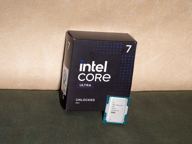 打造纯白性能堡垒！Ultra7 265K +B860M迫击炮，白色主题装机分享