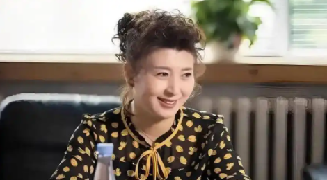 钱再多有什么用？闫学晶如今的现状，给所有53岁的女性提了个醒