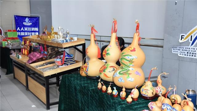 冰雪为媒 赛事为桥 2025-2026赤峰市冬季旅游季燃动美林谷