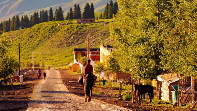 草原花海，塞外江南——超全新疆伊犁旅游攻略