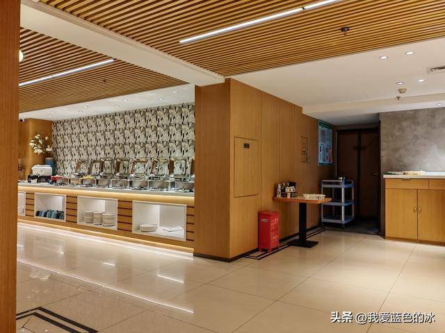 保定这家自助早餐虽然只是28元一位，但做的很用心，人气很旺啊