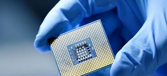 荷兰光刻机巨头：中国人太聪明了，对中国封锁西方企业先活不下去