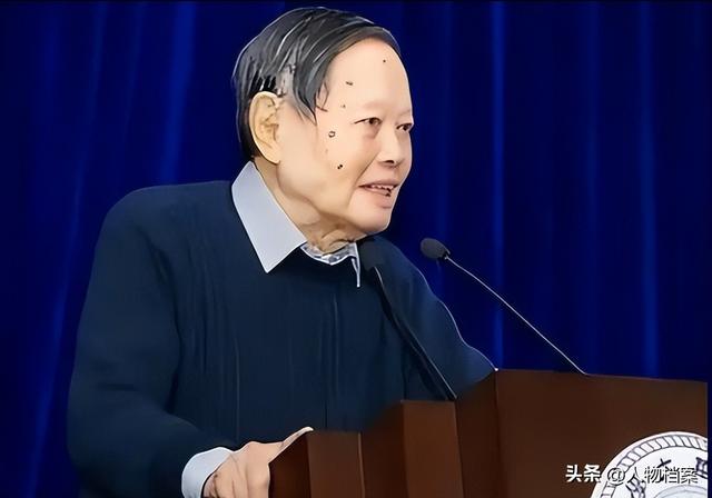 杨振宁家庭情况曝光：三个儿女拒学物理，都定居美国，很体谅翁帆