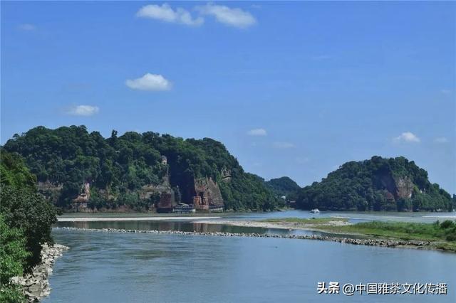 乐山大佛与三江之美：诗意山水间的千年守望