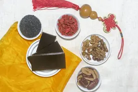 舌头有裂纹，多是气虚+阴虚！分享一古方，气阴双补，赶走裂纹图片