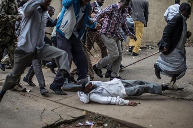 被锁暗室6年：剃毛穿丝袜当玩物，惨状撕开人类伪善面具