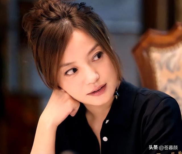 封杀四年，49岁赵薇突传消息，因胃癌去世传闻5个月前就真相大白