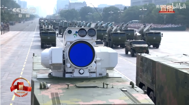 看完九三大阅兵，俺承认俺就是军盲