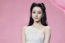 娱乐圈又丢人！韩红公布驰援西藏名单，年入上亿明星，全输一网红图片