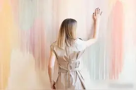 乳胶漆、艺术漆、护墙板和墙布哪种好？对比之后，选择不纠结！图片