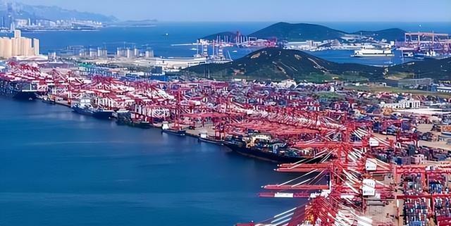 偏偏不让中国出港口，19国军队堵门，导弹已经抬头，倒逼中方让步