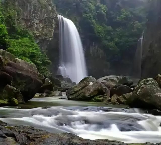 徐霞客到九鲤湖为母亲祈福