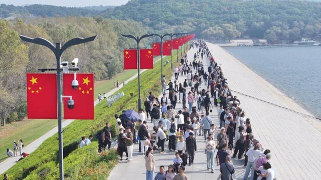 双节畅游净月潭！这些举措暖到人心里！