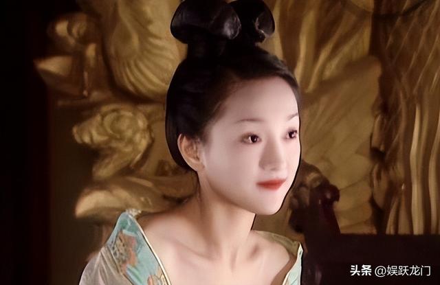 年过50岁的周迅一头白发，无儿无女成为了这辈子最大的遗憾！