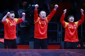 骂惨了！国乒釜山回国，主教练马琳儿子接机只给陈梦、王楚钦送花图片