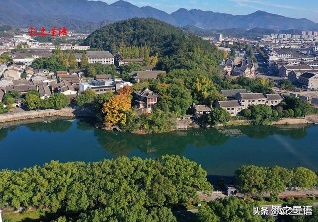 秋色天花板，枫香树下美龄桥