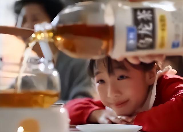 年赚1651亿、超越农夫山泉！伪装成国货的日本饮料，凭啥拿捏国人