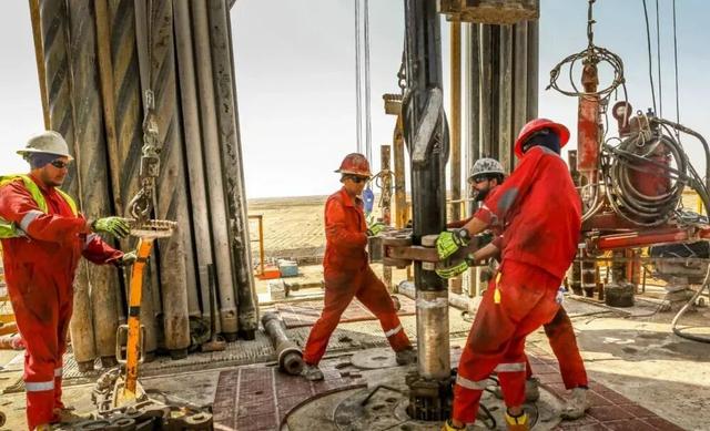 5000万桶石油抢到手，中国不买美企不接，千亿重建费压碎白宫美梦