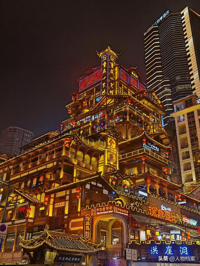 8年烧光50个亿！从人满为患到无人问津，全国古镇为啥批量倒闭？