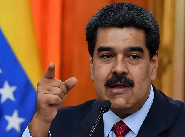 美航母逼近！马杜罗急电北京	，拜登带病出山：特朗普在毁掉美国