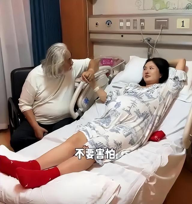 一个贪财一个好色？老夫少妻的“残酷”在74岁的张纪中身上应验了