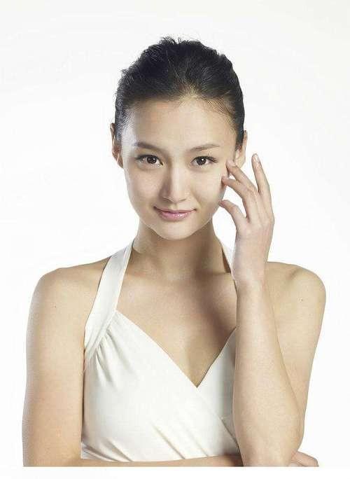 “京圈恶少”王烁：睡遍娱乐圈女星，殴打继母王艳，枪指刘涛老公
